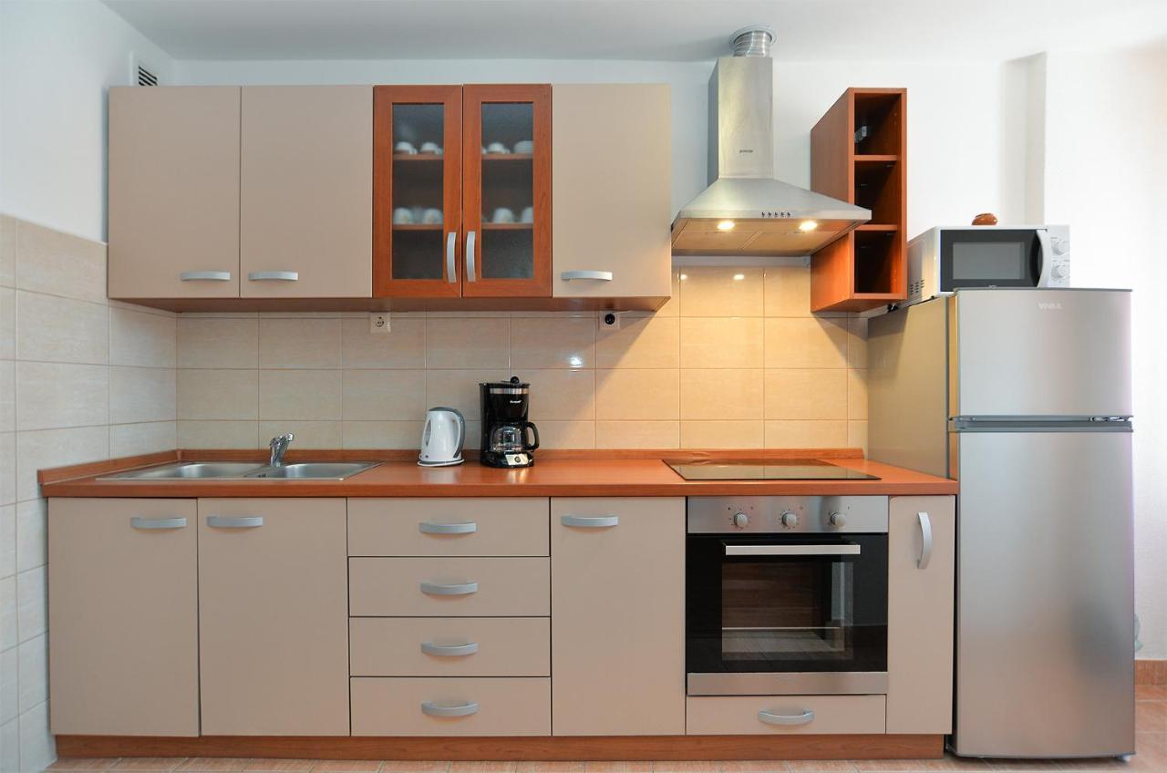 Apartments Milka 2074 Porec Esterno foto