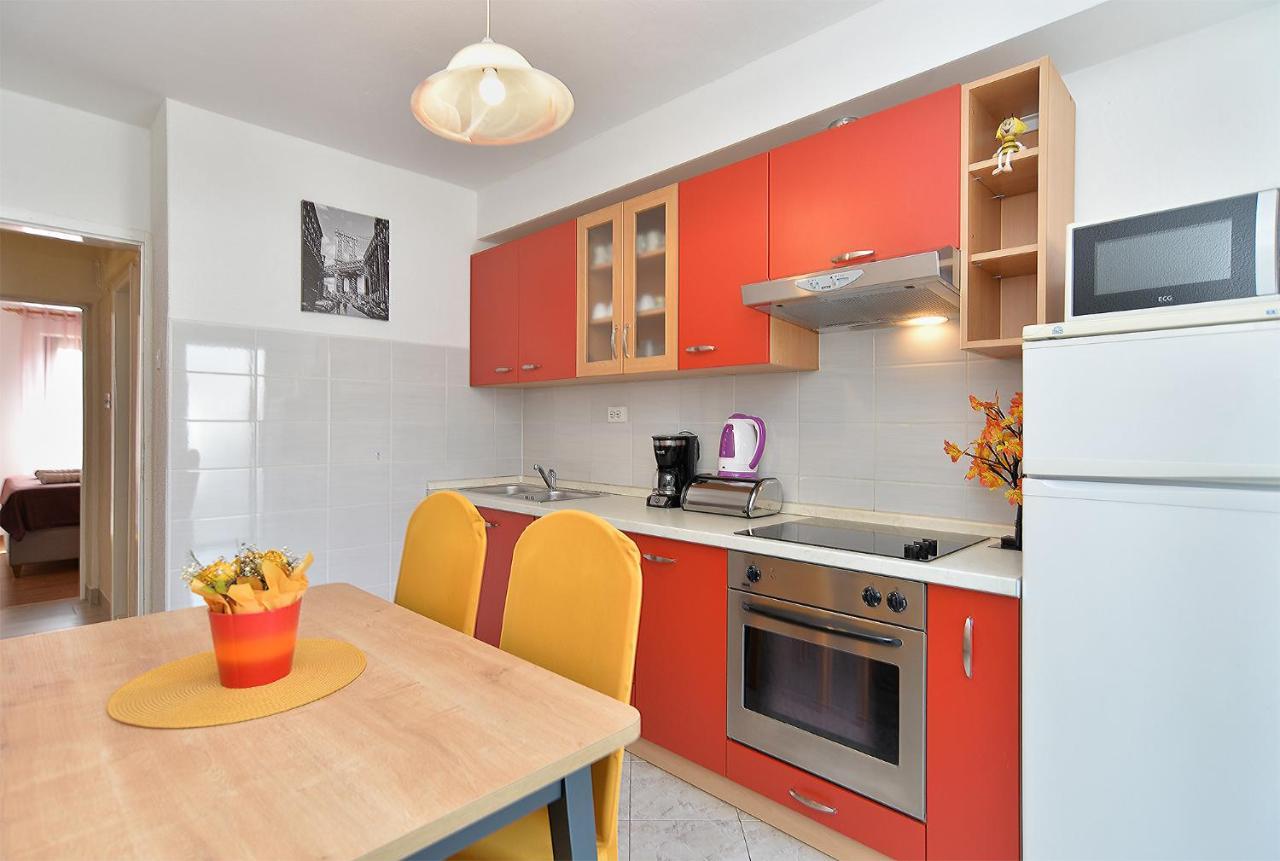 Apartments Milka 2074 Porec Esterno foto